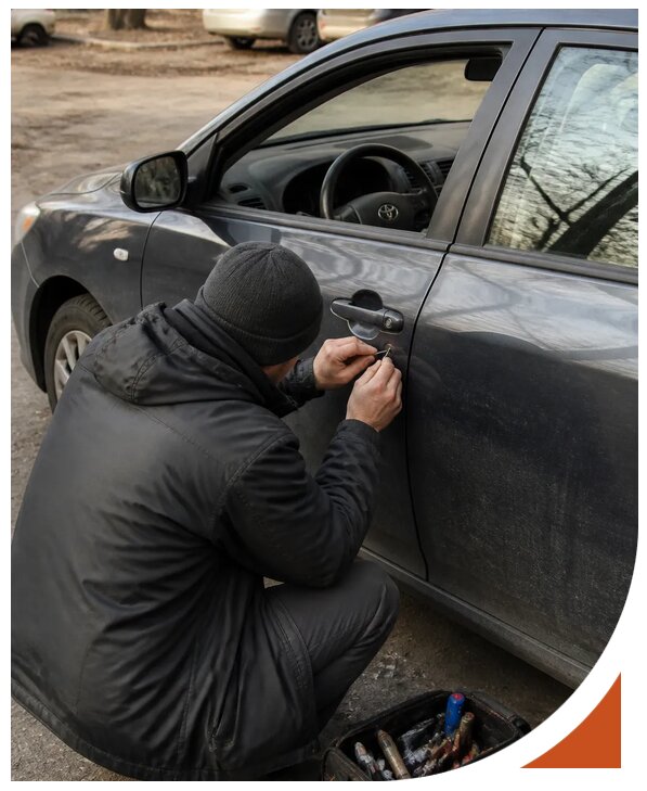 Профессиональное вскрытие автомобиля Тойота без повреждений в Кронштадте